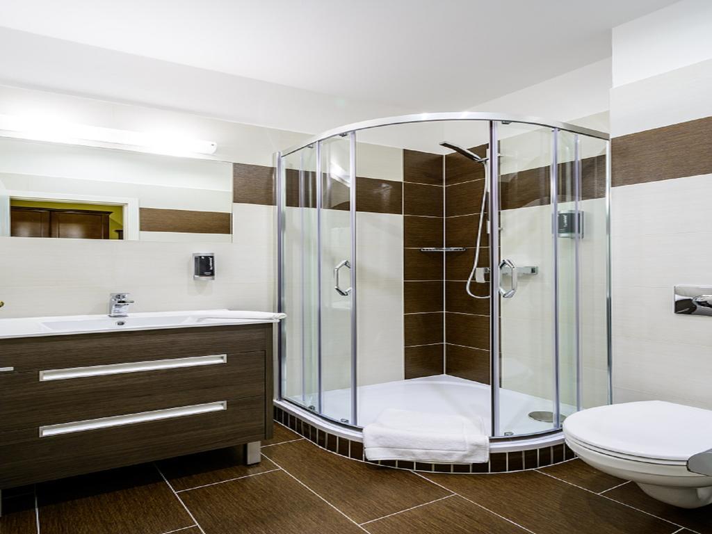 Alexander Hotel Stříbro Стая снимка