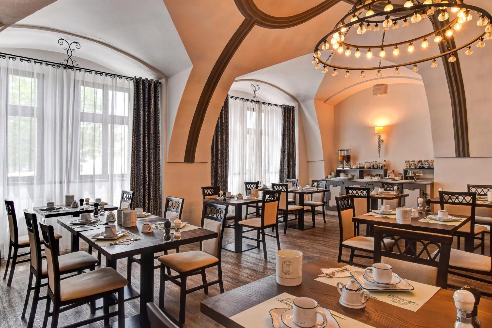 Alexander Hotel Stříbro Екстериор снимка